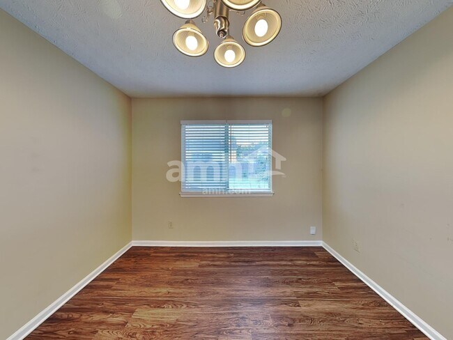Building Photo - 3559 High Creek Dr