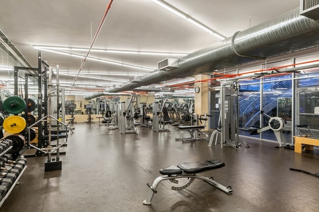 Building Photo - Bright Alcove Studio