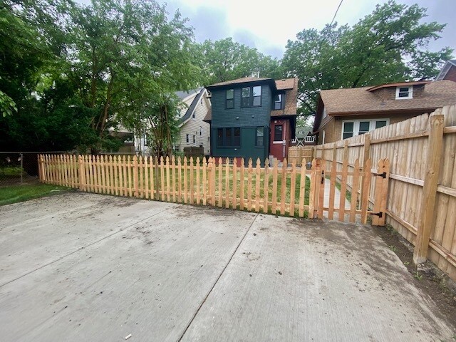 Building Photo - 7464 Woodrow Wilson St