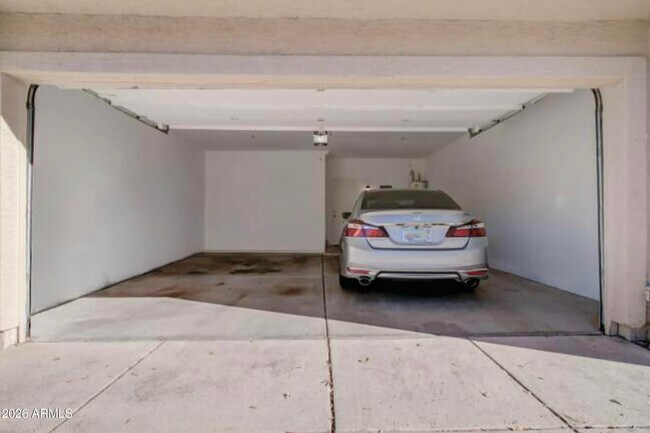 Building Photo - 11515 N 91st St