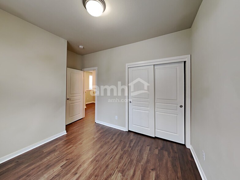 Building Photo - 129 Wild Rose St