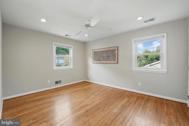 Building Photo - 8121 Briar Creek Dr