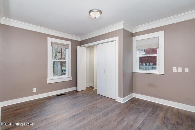 Building Photo - 248 Kennedy Ave