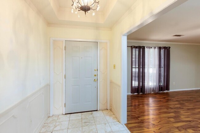 Building Photo - 1510 Belvedere Dr