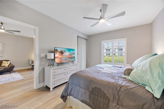 Building Photo - 886 Tanbark Dr