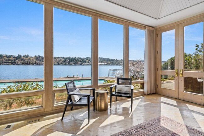 Building Photo - 6408 E Mercer Way