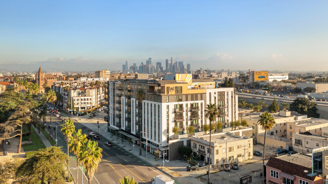 Building Photo - Hub LA Coliseum