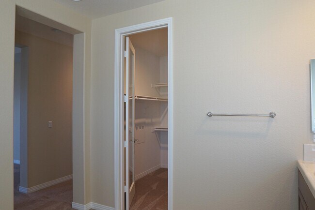 Building Photo - 35579 Domani Dr