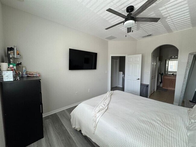 Building Photo - 107 Monterey Bay Dr