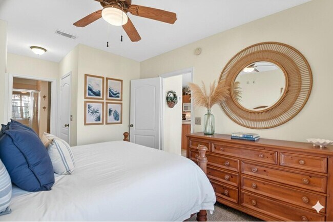 Building Photo - 501 Belmont Pl