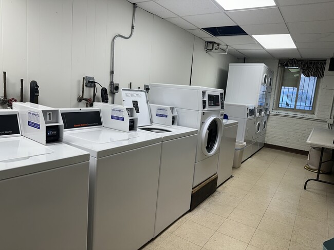 Building Photo - 2629 N Hampden Ct