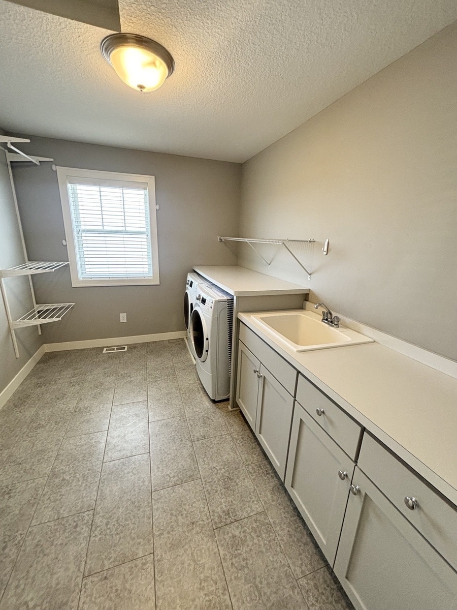 Building Photo - 9068 Red Oak Trl