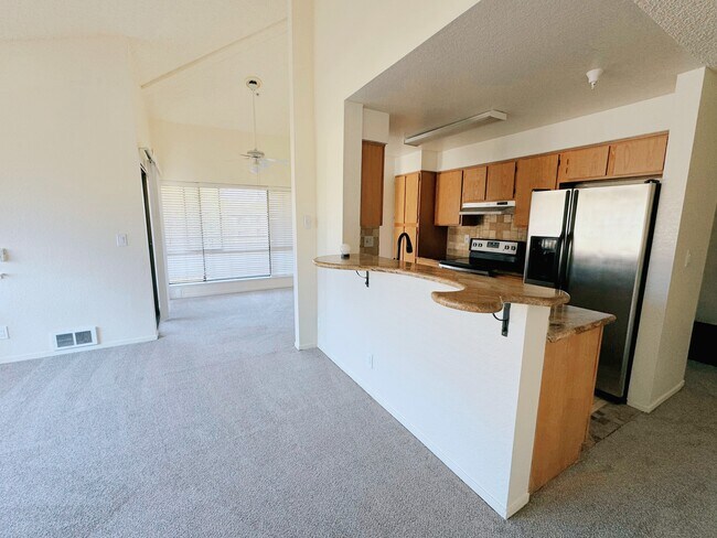 Building Photo - 39078 Guardino Dr