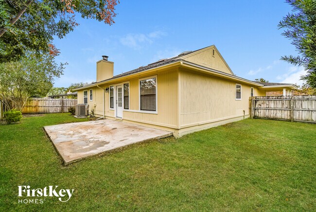 Building Photo - 4560 Crosstie Rd N