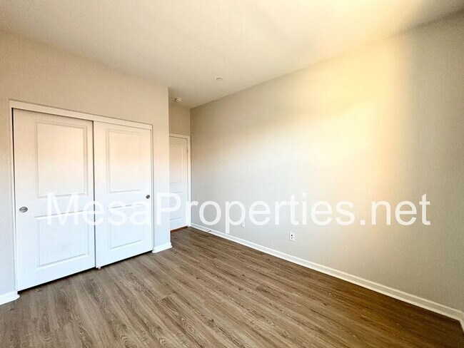 Building Photo - 2922 E Via Fiano