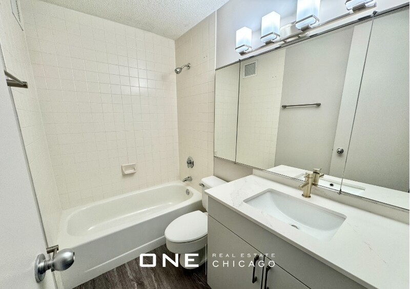 Building Photo - 190 N Harbor Dr