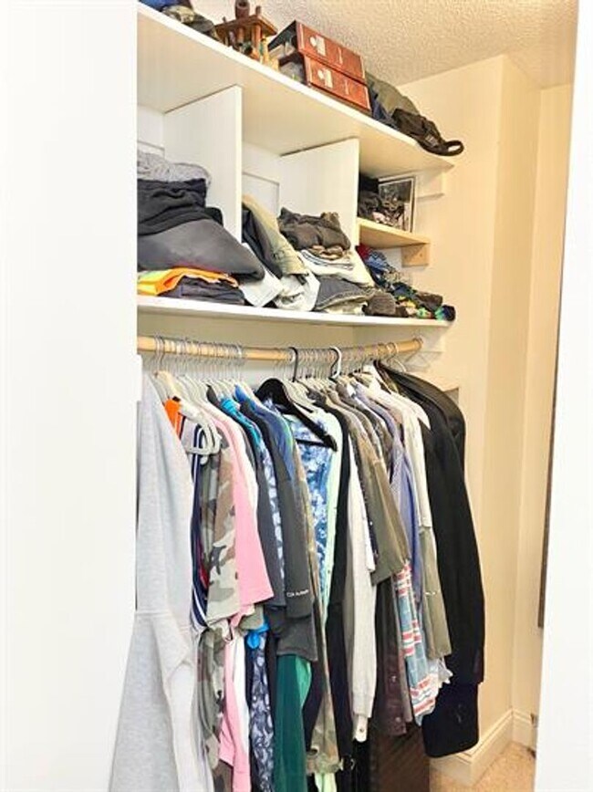 Building Photo - 2 Bedroom Condo South End of Burlington