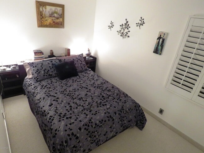 Building Photo - 7820 E Camelback Rd