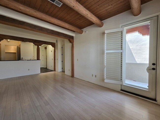 Building Photo - 1405 Vegas Verdes Dr