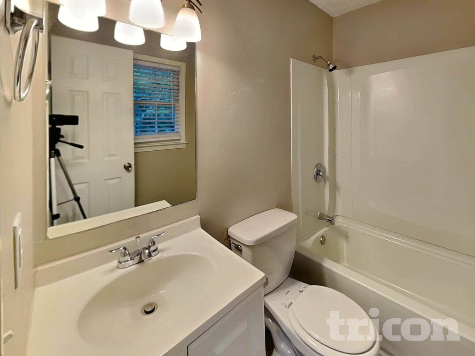 Building Photo - 145 Victoria Station