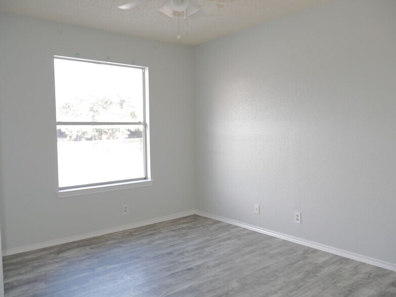 Building Photo - 4949 Hamilton Wolfe Rd