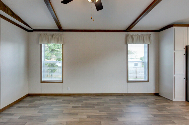 Building Photo - 295 Seays Rd