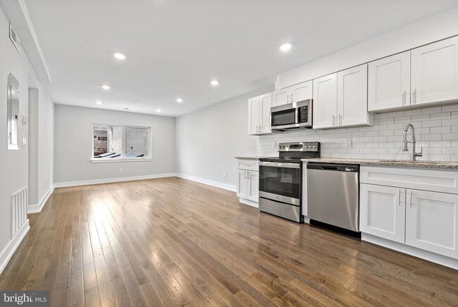 Building Photo - 1530 N Palethorp St