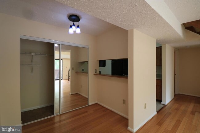 Building Photo - 1639 Carriage House Terrace