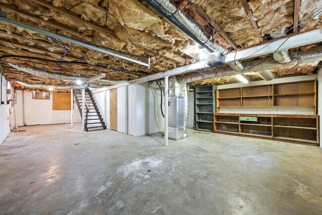 Building Photo - 3 Bedroom Pet Friendly Home For Rent Near Downtown Clarksville