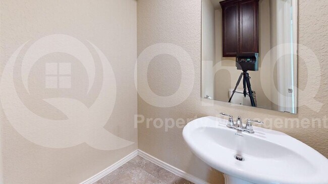Building Photo - 10221 Levelland Pl