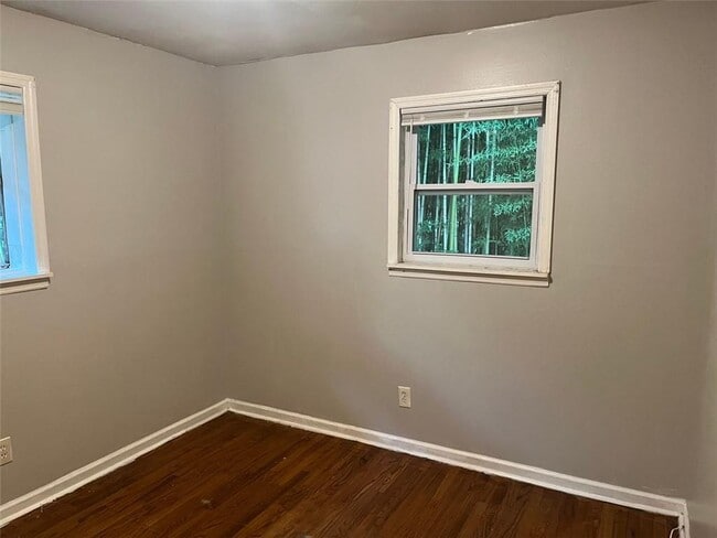 Building Photo - 841 Larkin Ln