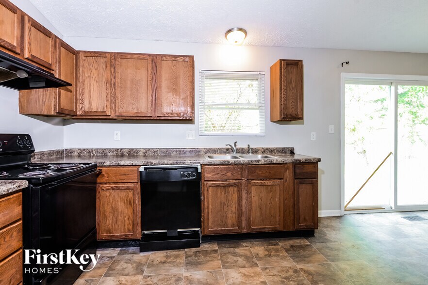 Building Photo - 5606 Winship Dr