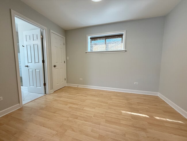 Building Photo - 5128 W Carmen Ave