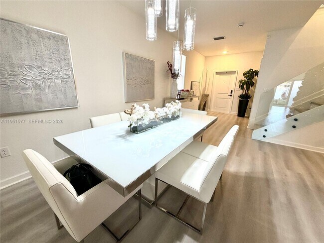 Building Photo - 2661 SE 24th Ct