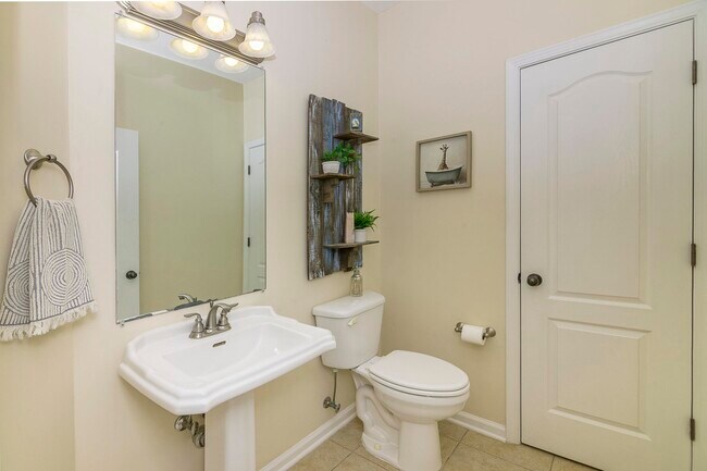 Building Photo - 175 Bayberry Cir