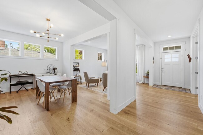 Building Photo - Remarkable Craftsman-4BR