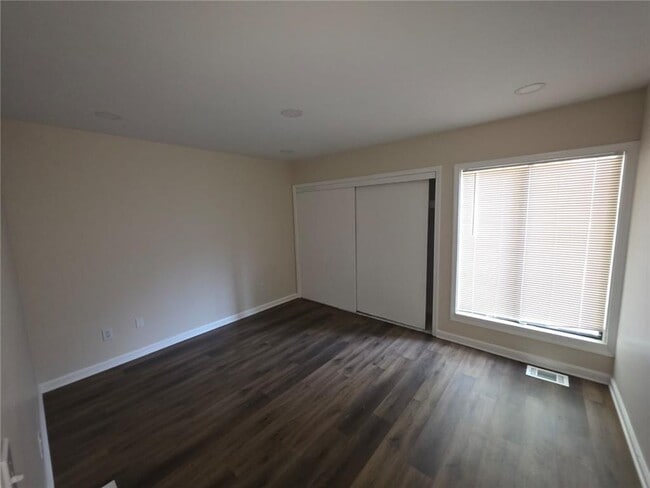 Building Photo - 76 Willowick Dr