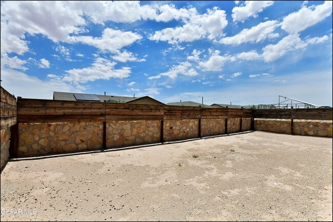 Building Photo - 916 Villa Seca Dr