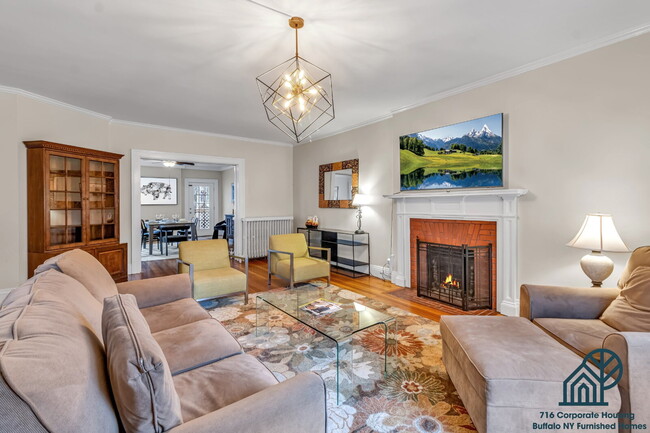 Building Photo - Furnished 4-Bedroom, 2.5-Bath Apartment near Elmwood Village