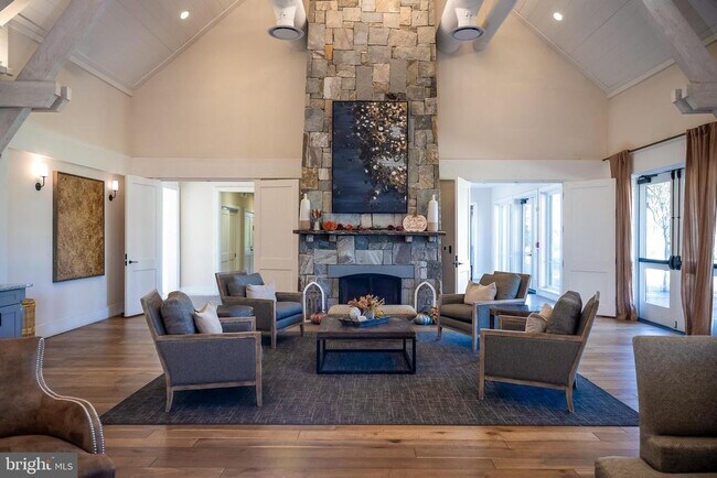 Building Photo - 17414 Southern Shrs Dr