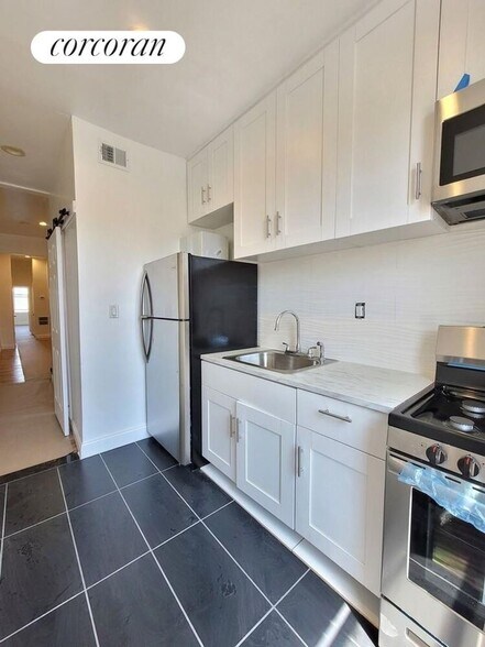 Primary Photo - 656 MacDonough St