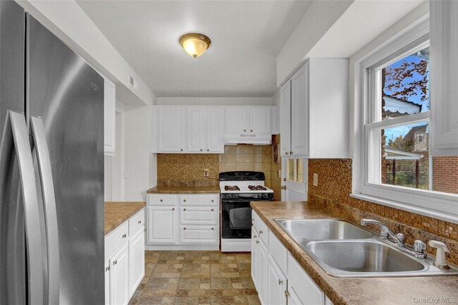 Building Photo - 330 Harvard Rd