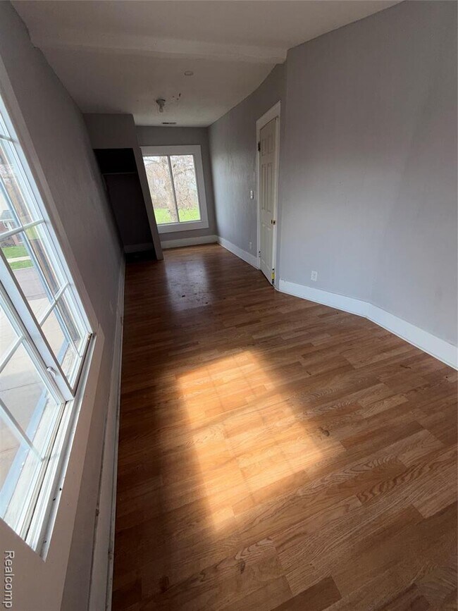 Building Photo - 2174 Springle St