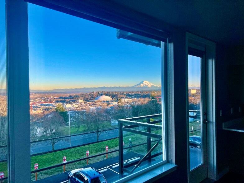 Primary Photo - 1925 S I St