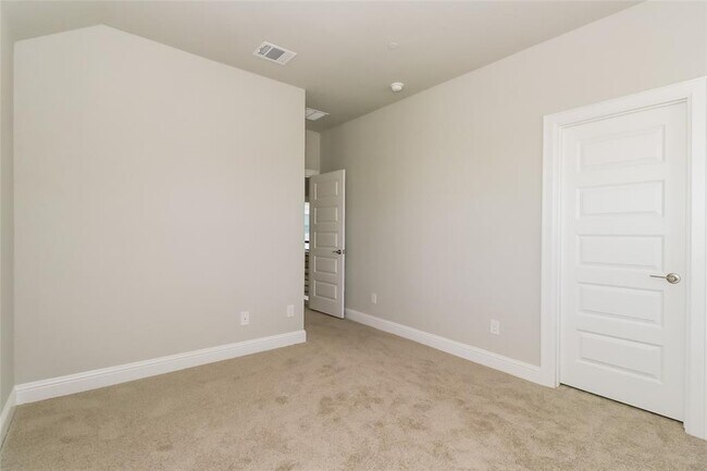 Building Photo - 2605 Sam Bass Rd