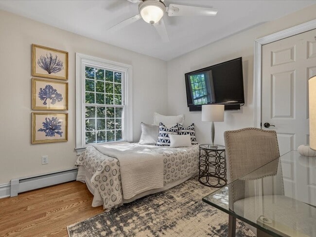 Building Photo - 217 Huntington Rd