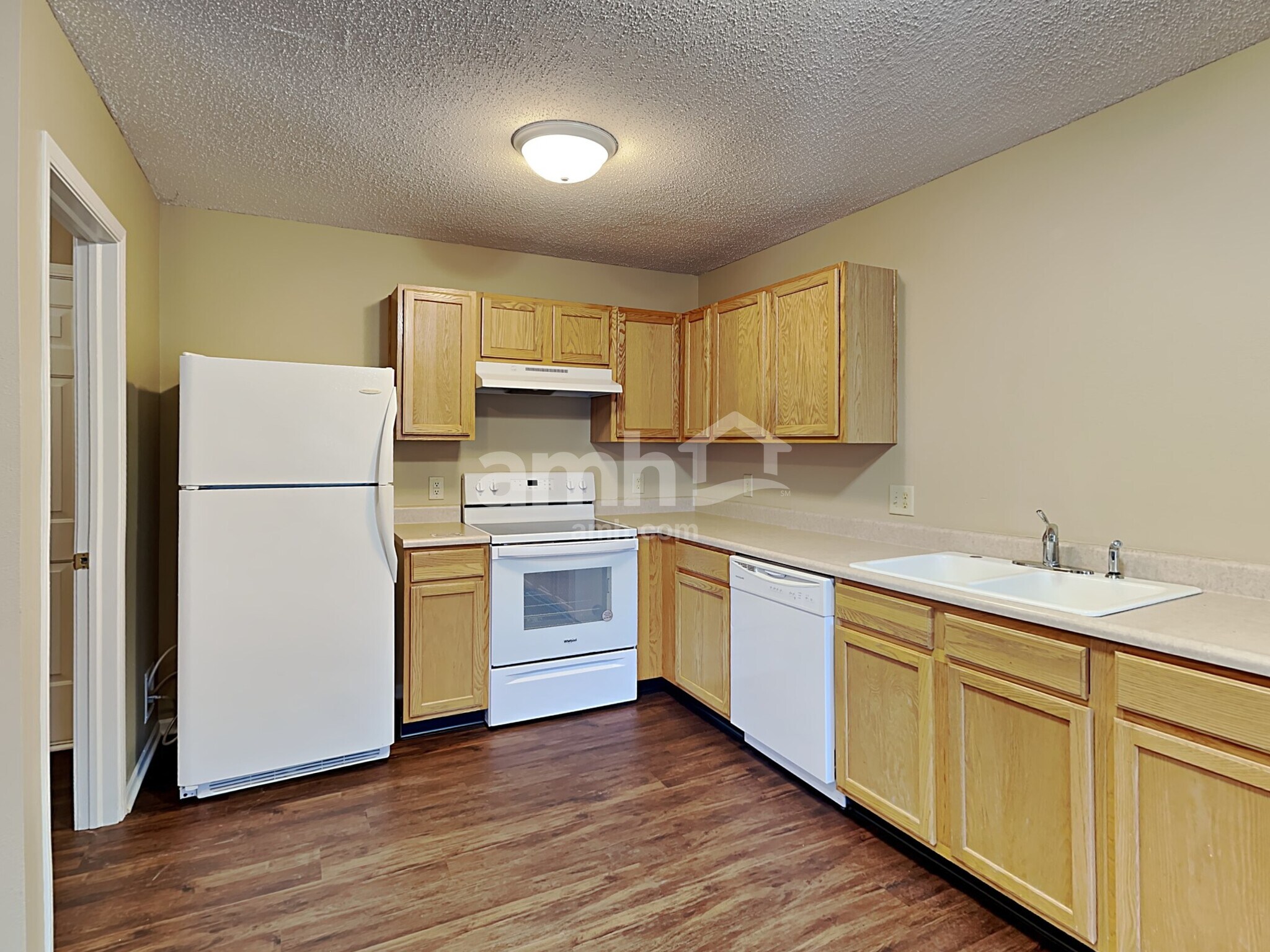 Building Photo - 6710 Waverhill Dr