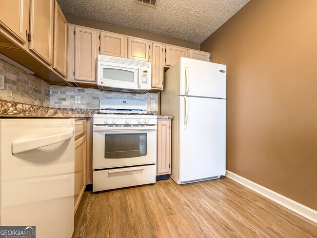 Building Photo - 2711 Highland Ridge NW