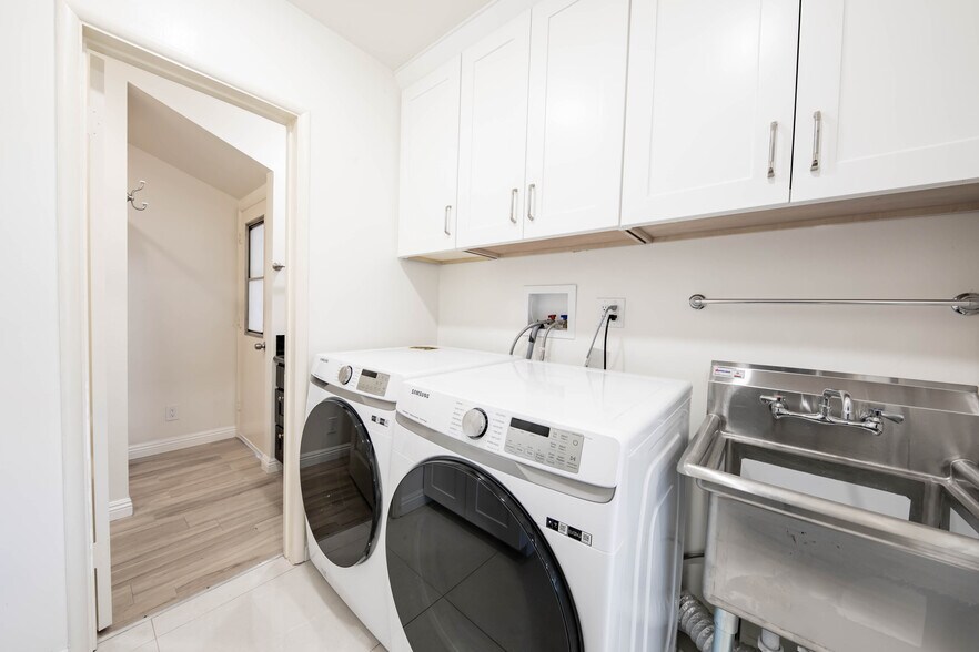 Building Photo - 9088 Emperor Ave