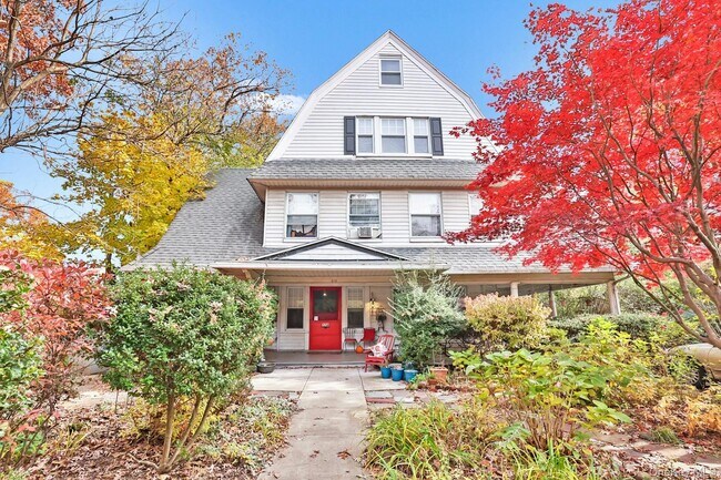 Primary Photo - 116 Corlies Ave